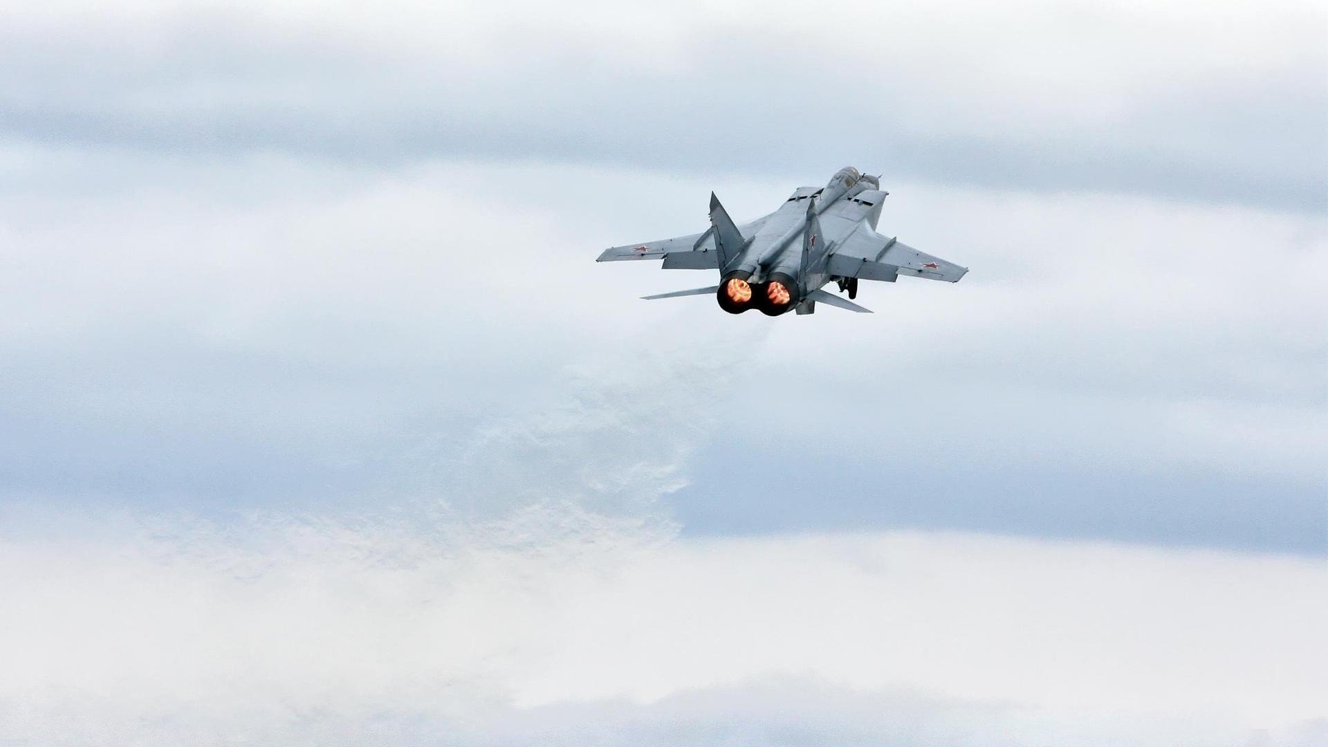 九游娱乐官网 (JIUYOU)-西班牙男足在欧洲杯小组赛中三战全胜晋级，欧洲杯西班牙男足名单