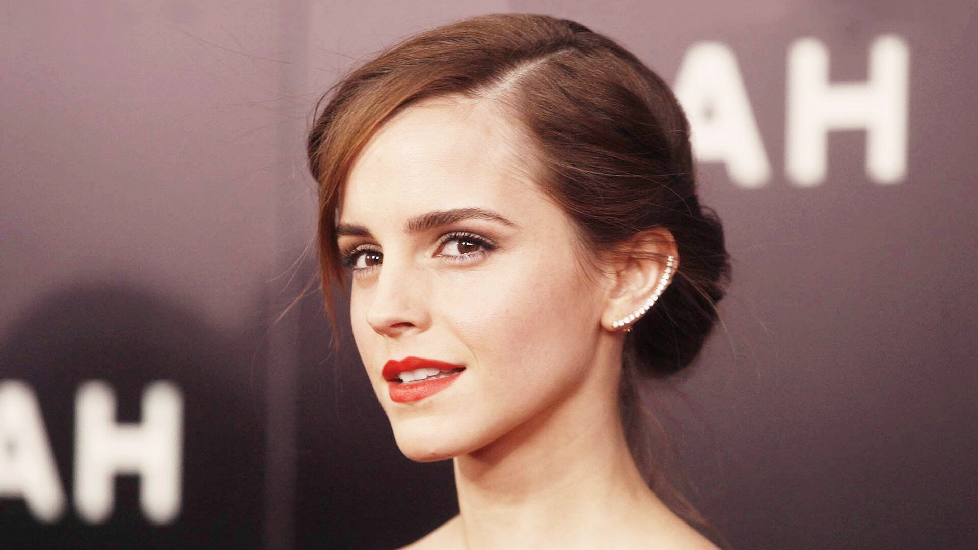 国内职业足球比赛赛程激烈,球员们拼尽全力,中国职业足球联赛有哪些