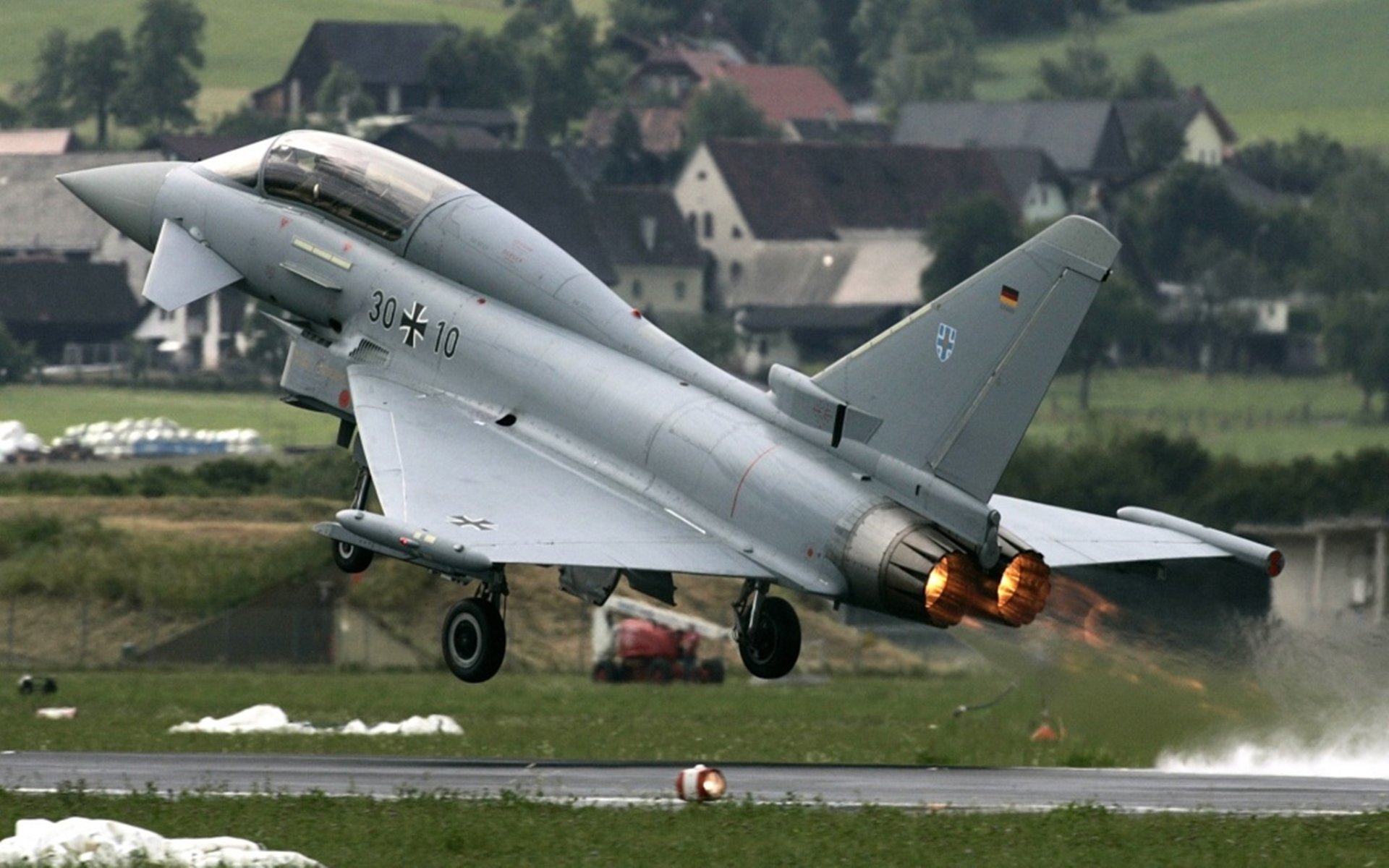 卢卡斯梅尔滕斯赛后坦言配速满意,卢卡梅西纳斯