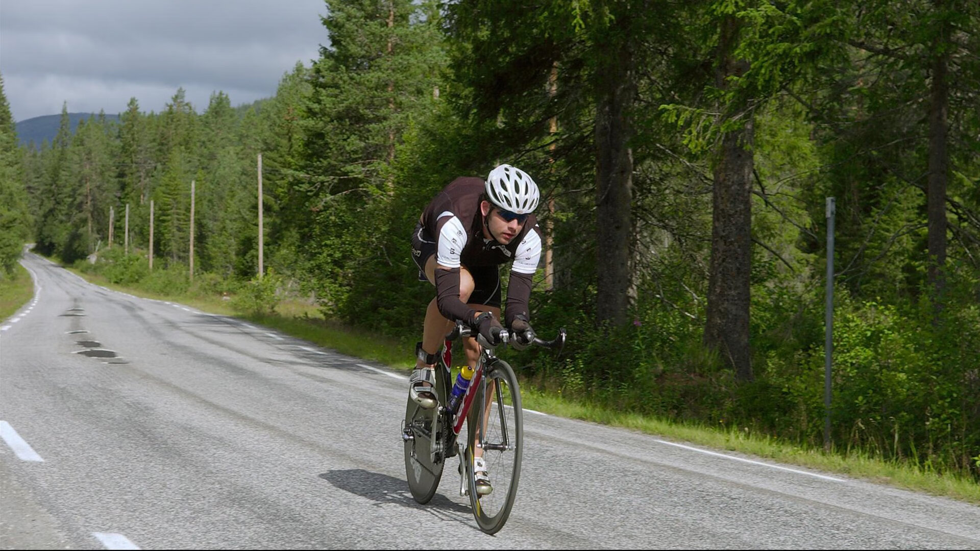 200蝶滑行距离：美选手更擅前段推进，滑蝶游身步